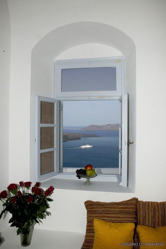 Tzekos Villas Fira  Pokoj fotografie